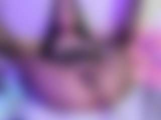 Carlacutee's Live Sex Cam Show