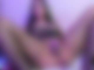 Carlacutee's Live Sex Cam Show