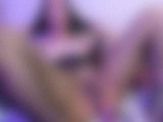 Carlacutee's Live Sex Cam Show