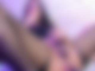 Live cam show with Carlacutee - Average on Camsoda