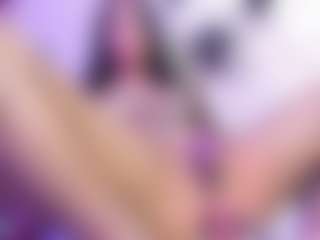 Carlacutee's Live Sex Cam Show