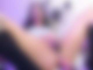 Carlacutee's Live Sex Cam Show