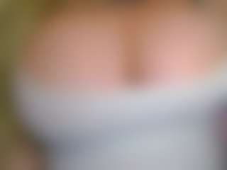 Live cam show with Mandy Belcher - Facial on CamClone