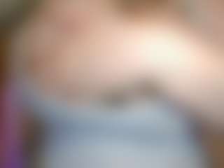 Live cam show with Mandy Belcher - Facial on Pornisteam.com