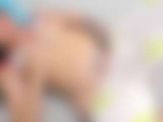 Live cam show with Mia Seleste - Bedroom Teen (18+) on SquirtSoMuch