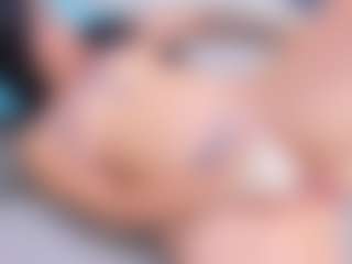 Live cam show with Mia Seleste - Wet on CamClone