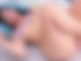 Live cam show with Mia Seleste - Solo on UwU Esports