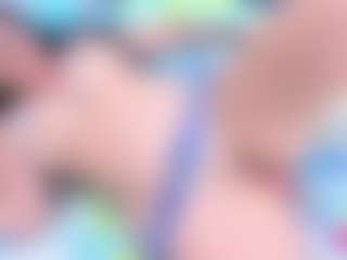 Live cam show with Mia Seleste - Gagging on sexylive.show
