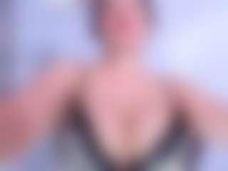 Wandaxs69 MILF webcam performer live streaming