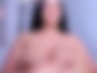 Wandaxs69 MILF webcam performer live streaming