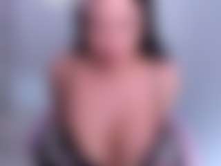 Wandaxs69 MILF webcam performer live streaming