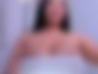 Wandaxs69 MILF webcam performer live streaming