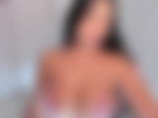 Live cam show with Wandaxs69 - Bedroom MILF on Camsoda