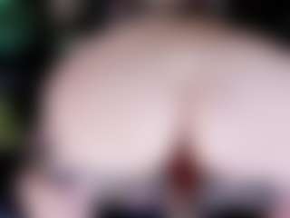 Live cam show with Doomed Nympho - Workout on fuklive.com