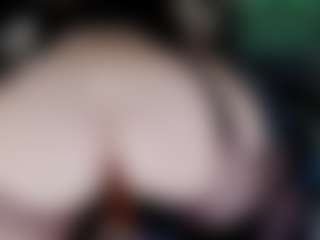 Live cam show with Doomed Nympho - Glasses on Gym Cam Girls
