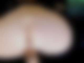 Live cam show with Doomed Nympho - Squirt on Camsoda