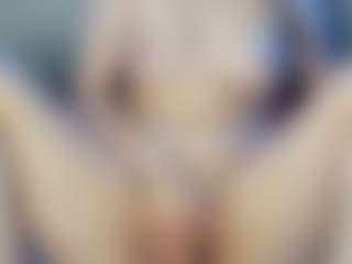 Live cam show with MaggieCake - Small Ass on livesuperchat.net