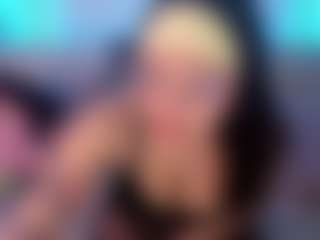 Live cam show with Liz Martins - Latina Petite on Milfs Live | colombia
