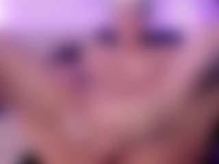 Live cam show with Liz Martins - Foot Fetish BBW on SmokeAndPoke