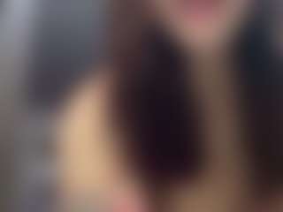 Live cam show with Liz Martins - Public Curvy on hornycams.live