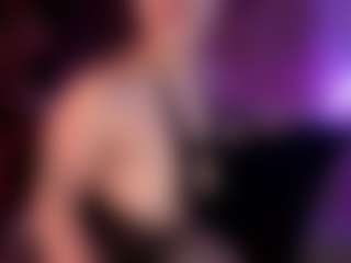 Live cam show with Liz Martins - Petite on Milfs Live