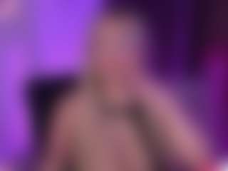 Live cam show with Liz Martins - Fingering on live18s.com