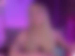 Live cam show with Liz Martins - Interactivetoy Mature on Camsoda