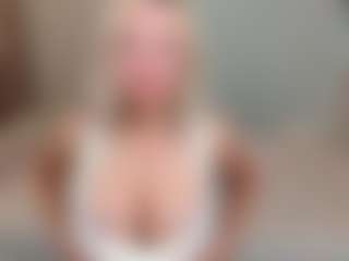 Live cam show with jacksonchloex - Blonde Hair Middle Aged on Camsoda Late Night