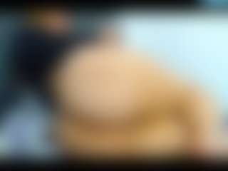 Live cam show with hanna-sweethot - Bikini on Milfs Live