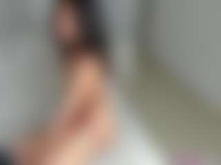 Live cam show with lizzieamber - Bedroom Brown Hair on https://playwithruby.com