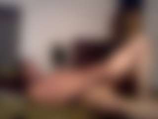 Live cam show with Vimala - Muscular on StripNow