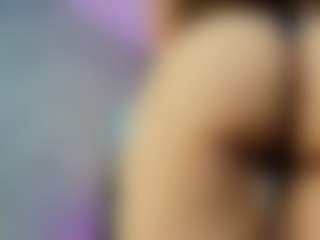 Live cam show with Zlatna - Fingers on Latina Girls