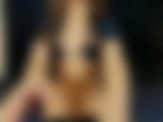 Live cam show with Zlatna - Thin on Milfs Live