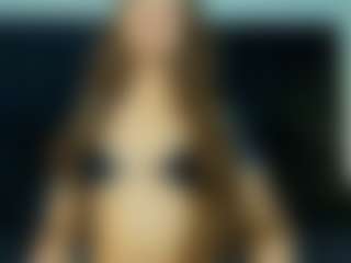 Live cam show with Zlatna - Shaved Pussy on Camsoda