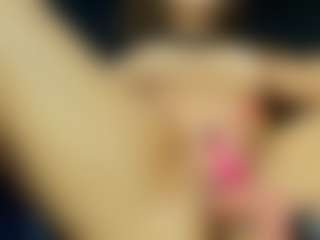 Live cam show with Zlatna - Teen (18+) on Camsoda