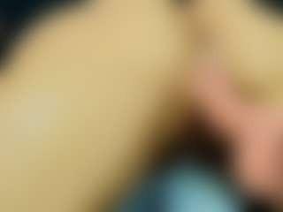 Live cam show with Zlatna - Squirt on CamSodaAdn