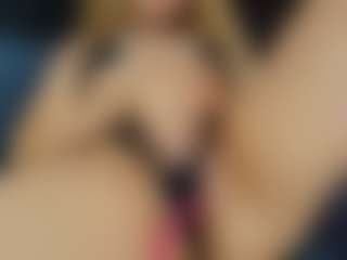 Live cam show with Zlatna - Small Tits on Mixed Magazine Live