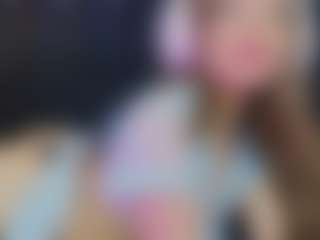 Live cam show with Zlatna - Shaved on CamClone