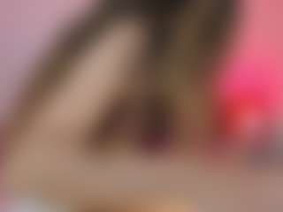 Live cam show with Zlatna - Athletic Brown Eyes on SmokeAndPoke