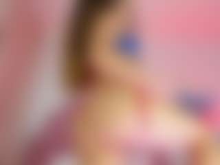 Live cam show with Zlatna - Shaved Pussy Brown Hair on Camsoda