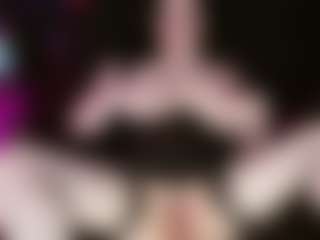 Edge_Doll MILF webcam performer live streaming