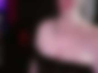Live cam show with Edge_Doll - Mature MILF on CamClone