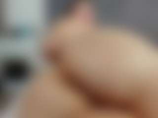 Live cam show with Laurel - MILF on studioflirtlive.com