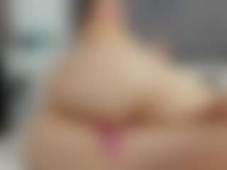 Laurel's Live Sex Cam Show