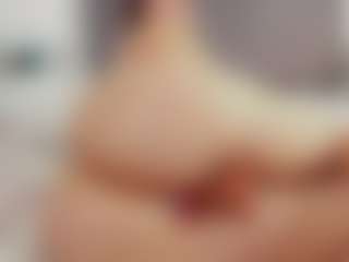 Laurel's Live Sex Cam Show