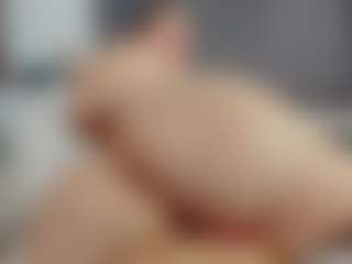 Laurel's Live Sex Cam Show