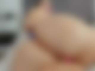 Laurel's Live Sex Cam Show