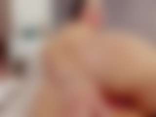 Live cam show with Laurel - Pornstar Bedroom on SpunkLive