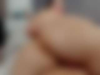 Laurel's Live Sex Cam Show