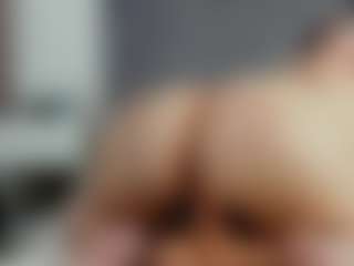 Live cam show with Laurel - Brown Hair Toys on Chatstar